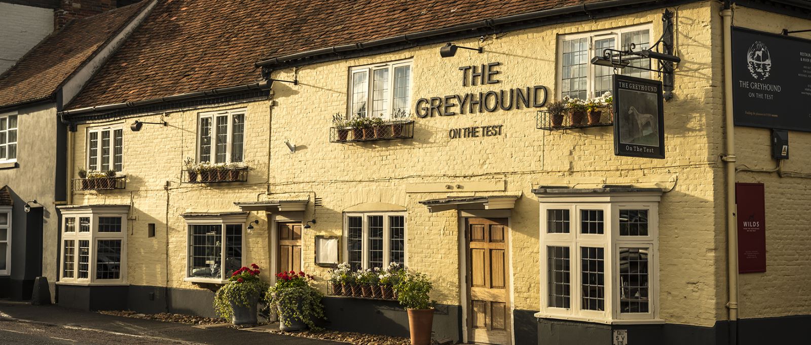 Greyhound on the Test, Stockbridge